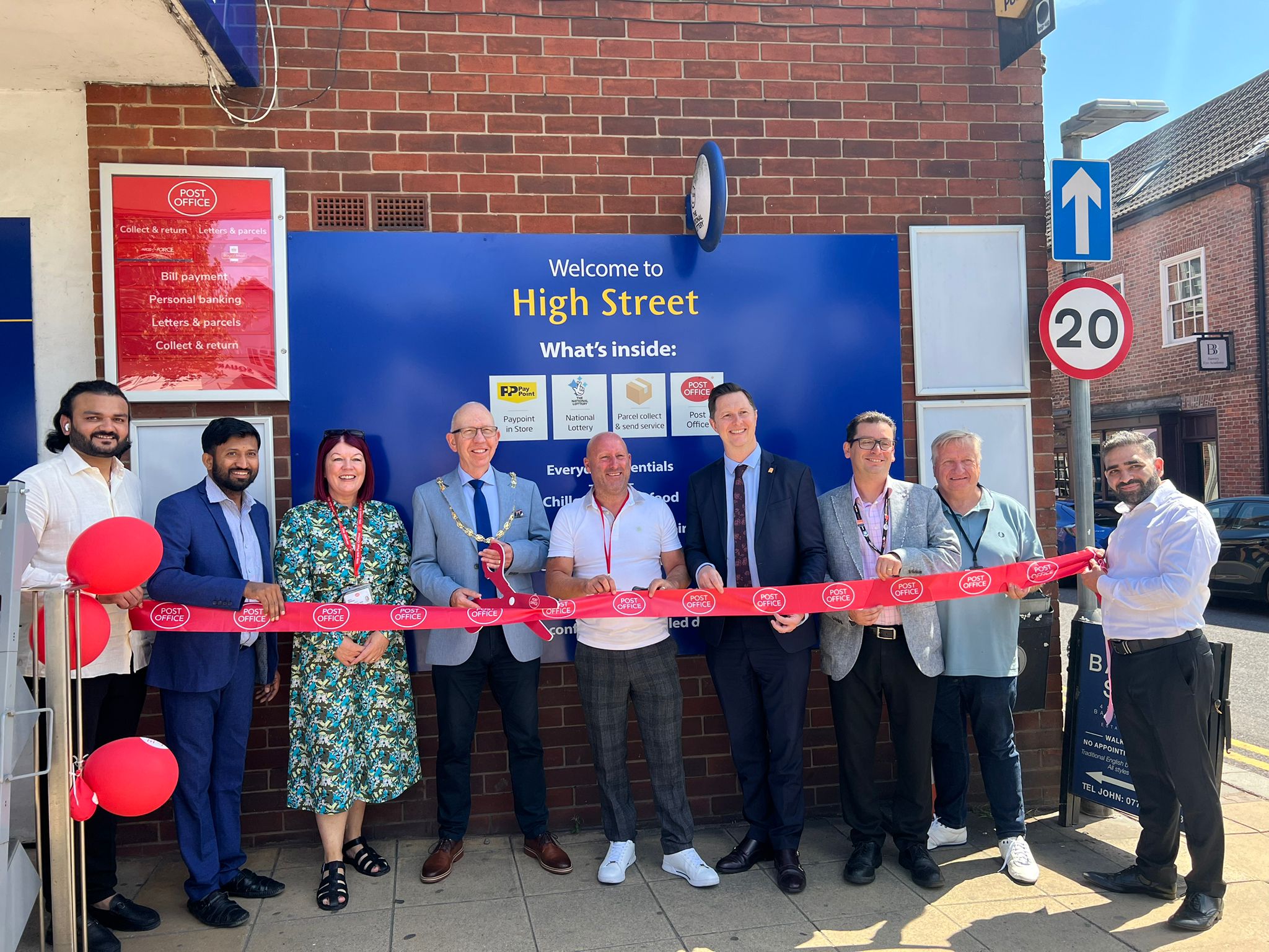 MP and Mayor open Bawtry Post Office