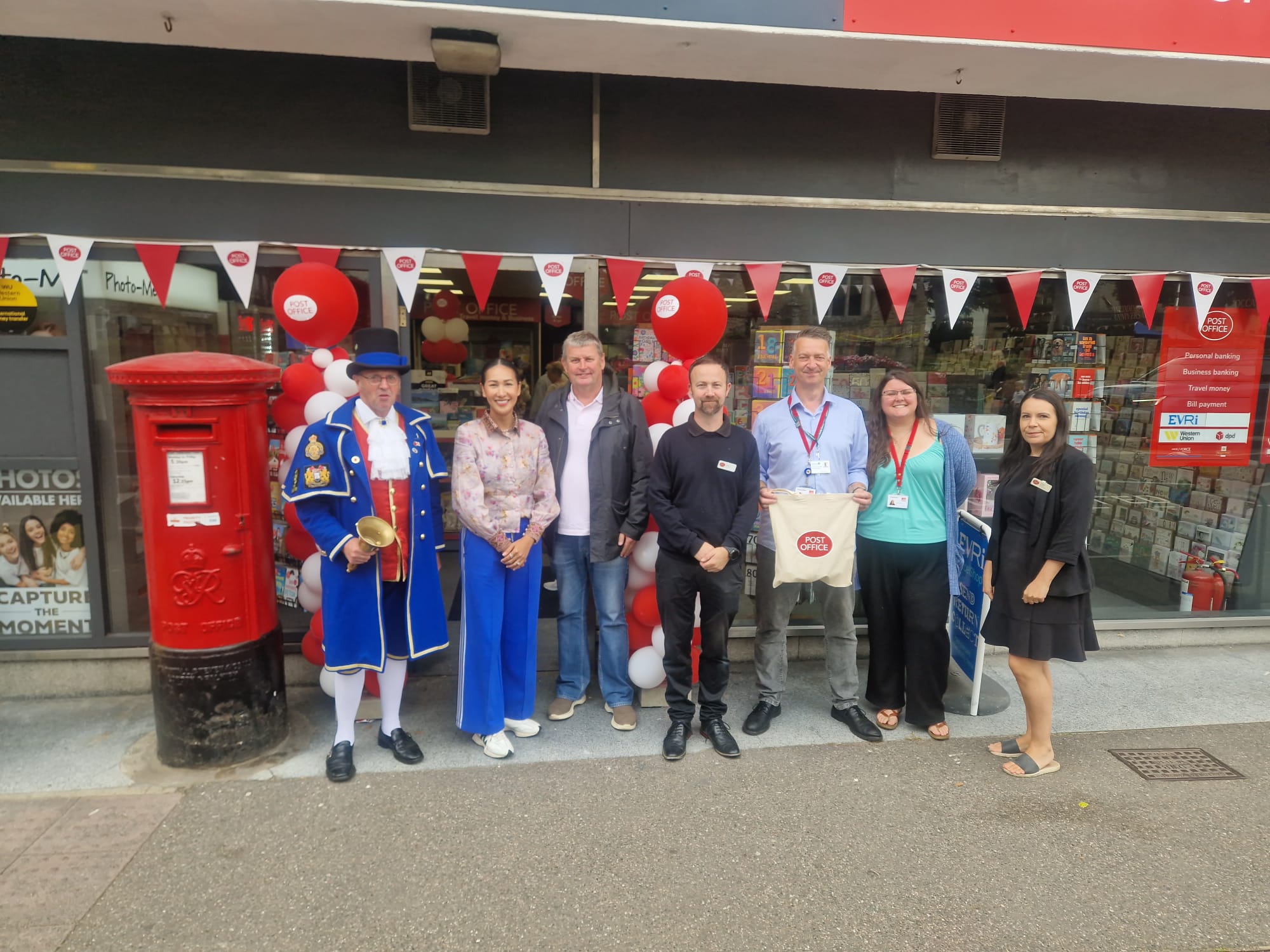 MP performs official opening of Axminster Post Office